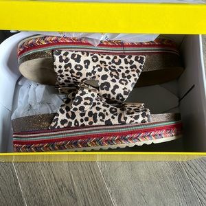 Seven Dials multicolor platform sandals, size 8 NWT